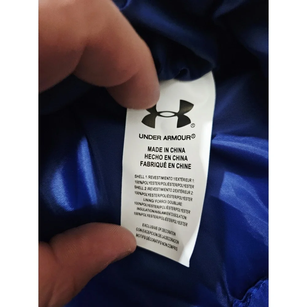 NWT Under Armour Puffer Vest Blue Boys Size YMD Hooded Winter Cozy Zip‎